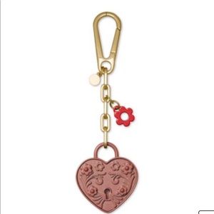 Michael Kors Lock Charm in Pink